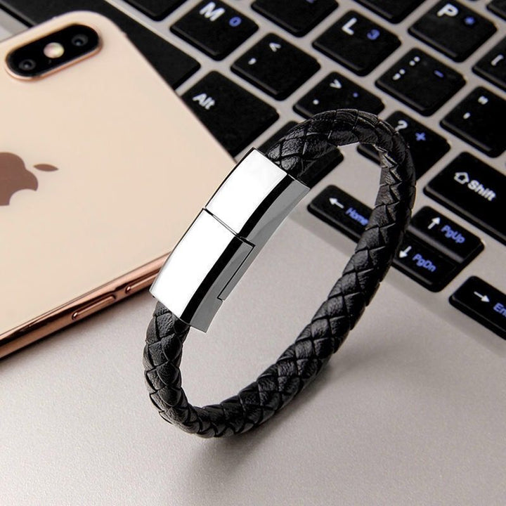 Elegantní náramek, který nabíjí váš telefon kdekoli