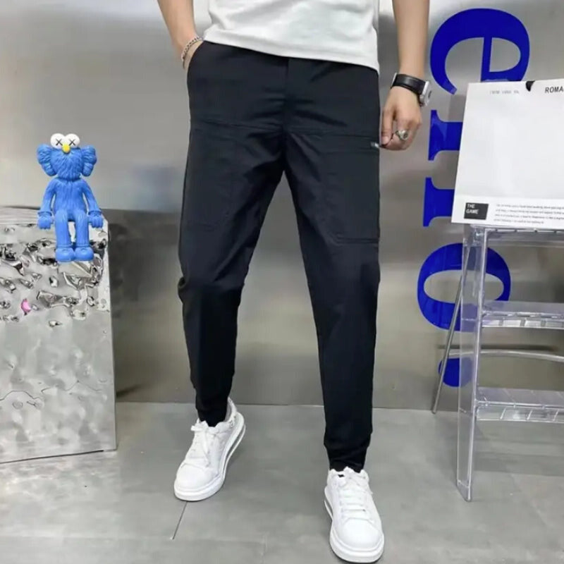 Pantaloni cargo comodi con grande capacità di stivaggio
