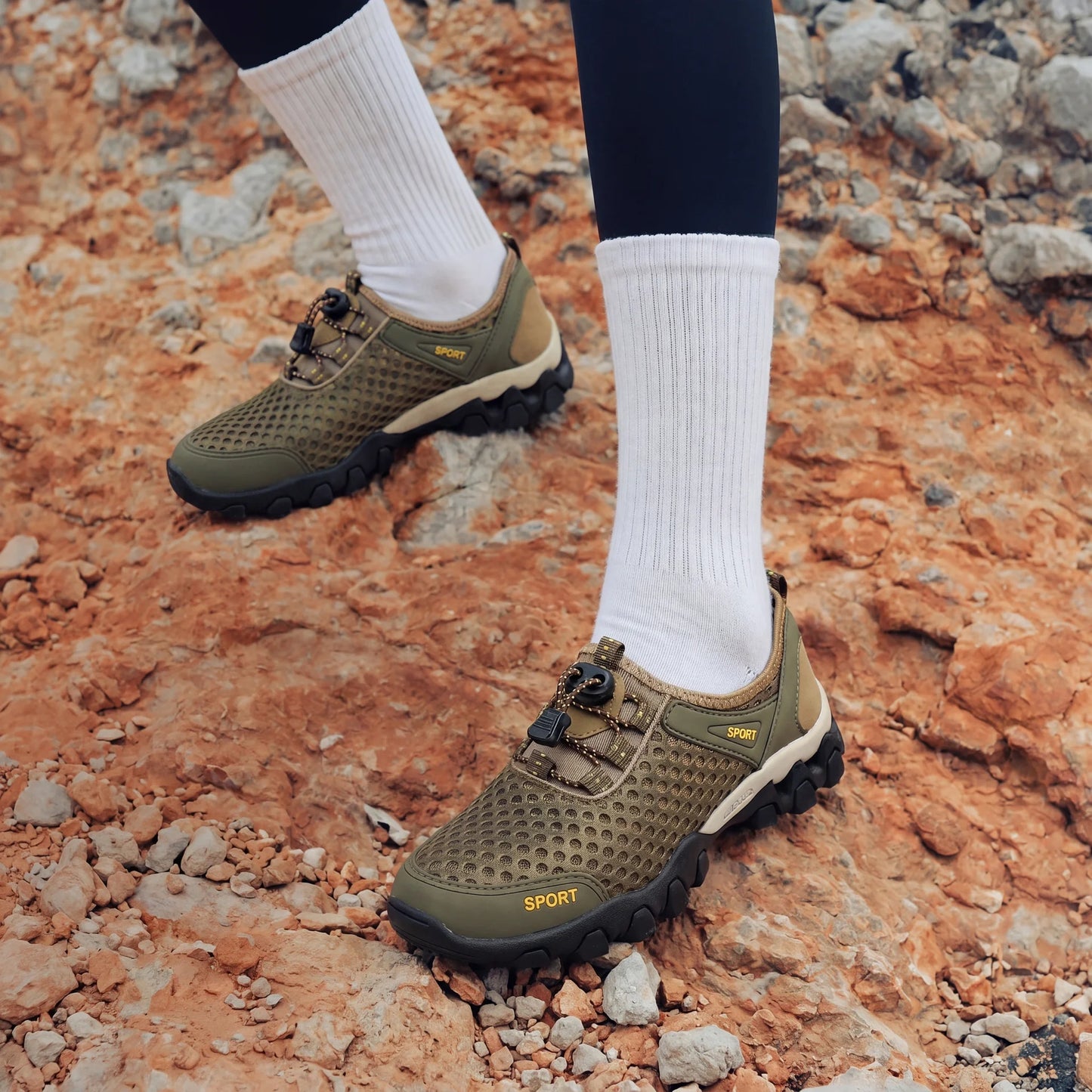 נעלי ספורט אורטופדיות לטיולים עם ייבוש מהיר 